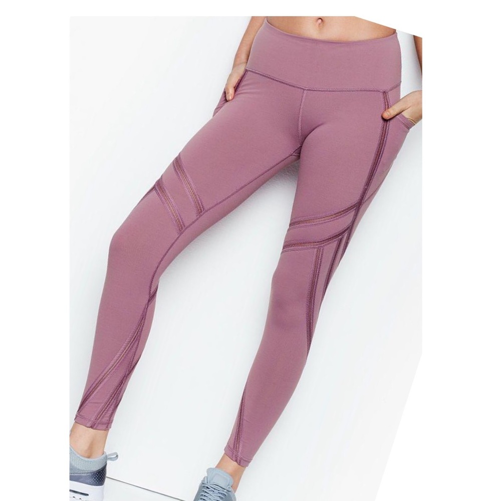 Victoria’s Secret knockout by Victoria sport tight